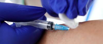 За прошлую неделю в Украине сделали рекордное число прививок от COVID-19