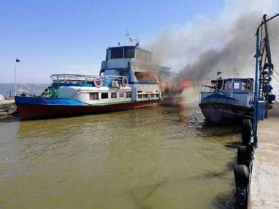В Одесской области при пожаре на прогулочном катере пострадал человек