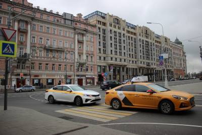С 1 августа у водителей такси в Москве появится уникальный цифровой ID