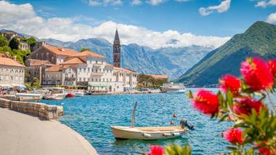 Власти Черногории сняли все ограничения на въезд российских туристов