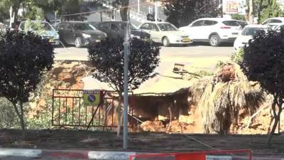 Момент обрушения парковки в Иерусалиме попал на видео