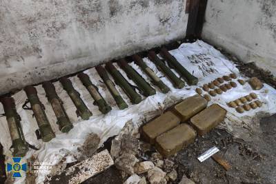 В Донецкой области нашли схрон с оружием боевиков Гиркина