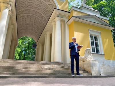 Евгений Нифантьев организовал открытый микрофон для любителей поэзии Пушкина