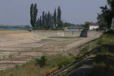 «Канальи из Херсона»: укродамба протекла, вода ушла в Россию