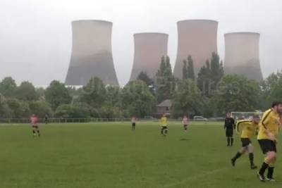 В Англии прямо во время матча взорвали электростанцию (ВИДЕО)