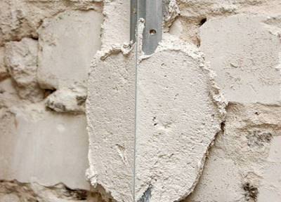 Секреты выравнивания стен при ремонте: как выставить маяки для штукатурки
