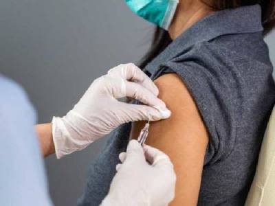 Разные документы: в МОЗ объяснили разницу между свидетельством о вакцинации и «ковидным сертификатом»