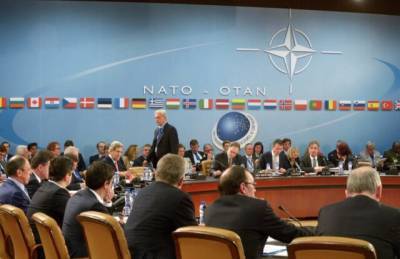 НАТО проводит контакты с Россией для созыва встречи Совета Россия