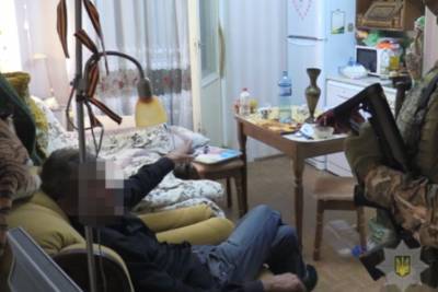 Киевлянин через окно проник в квартиру и взял в заложники женщину