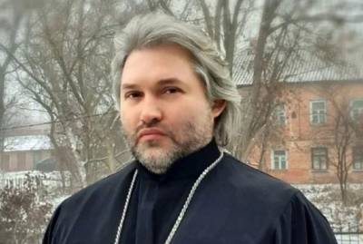 Полтавского священника отстранили от богослужений после поста об абортах