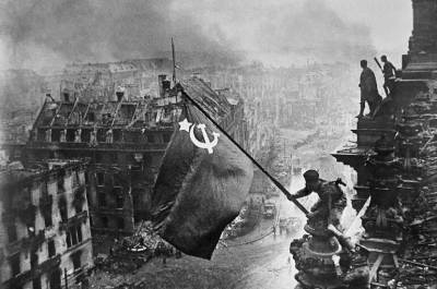 Публичное уравнивание роли СССР и фашисткой Германии предлагают запретить