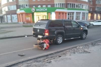 В ночь на вторник в Архангельске мотоциклист влетел под внедорожник