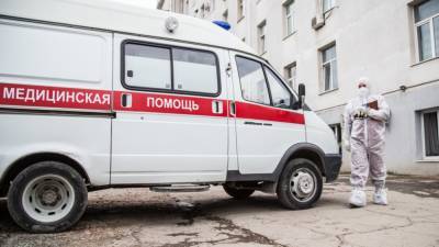Трое медиков и пациентка пострадали в ДТП с перевернутой "скорой" в Самаре