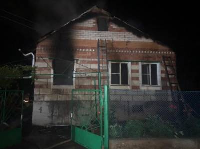 В двух садовых товариществах в Астрахани ночью произошел пожар