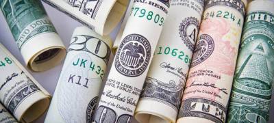Рубли придут на смену долларам при международных расчетах, заявили в Минфине