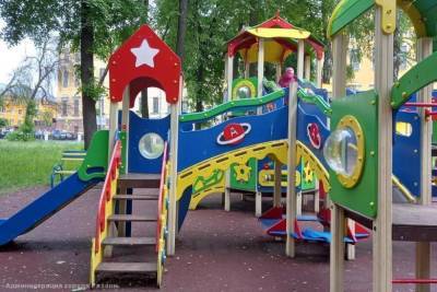 В Рязани проверили 15 детских площадок