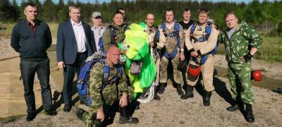 Парашютисты-пожарные приступили к воздушным тренировкам на севере Карелии (ФОТО)