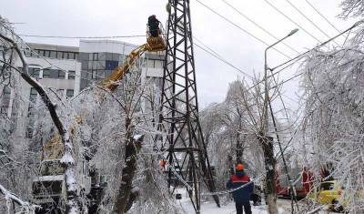 60 человек привлекли к ответственности за аварии на энергосетях в Приморье