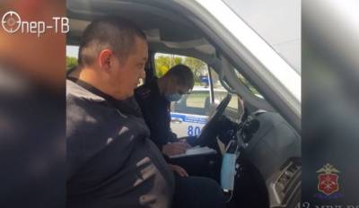 В Кузбассе задержали пьяного водителя с тремя детьми в машине