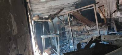 Один человек умер при разрушительном пожаре на новосибирском предприятии