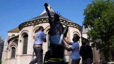 Франция отправила США вторую статую Свободы