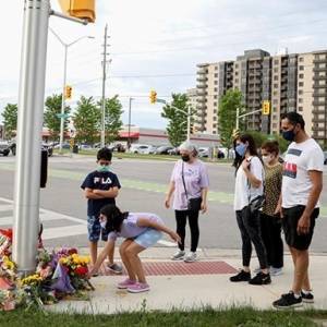 В Канаде автомобиль сбил мусульманскую семью