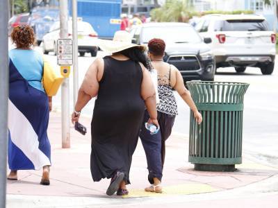 Болеют больше, но легче, а живут дольше: доктор Мясников раскрыл «парадокс ожирения»