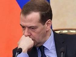 СМИ: Кремль рассмотрел формирование списка «Единой России» без Медведева