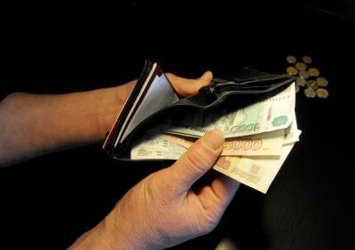 Двух астраханцев осудят за сбыт фальшивых денег