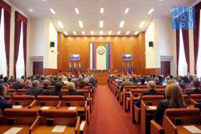 На заседании Народного собрания РД рассмотрят освобождение от должности председателя Хизри Шихсаидова