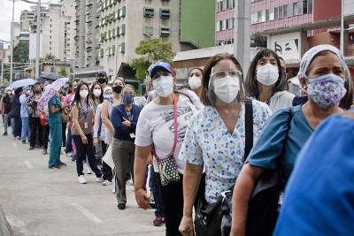 В Венесуэле идет массовая вакцинация "Спутником V"