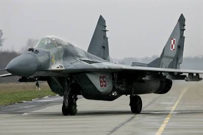 Польский истребитель по ошибке обстрелял самолет напарника