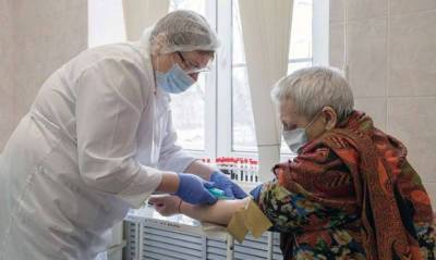 В Курской области пенсионерам выплатят по 3 тысячи рублей за прививку от коронавируса