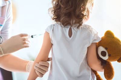 Китай одобрил вакцину для детей до трех лет и мира
