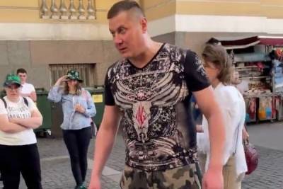 Угрожавшего танцовщицам мужчину из Петербурга привлекли к ответственности за хулиганство