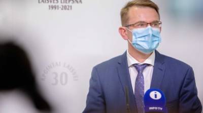 Литва в июне начнет вакцинировать подростков