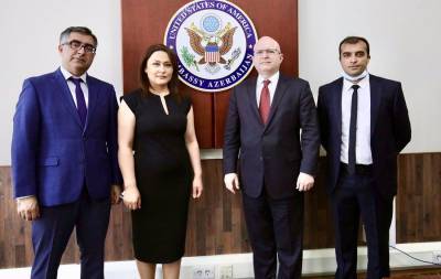 И.о. помощника госсекретаря США по делам Европы и Евразии встретился с представителями гражданского общества Азербайджана