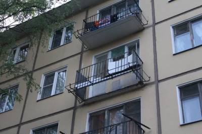 Балкон обрушился в жилом доме на юго-западе Москвы