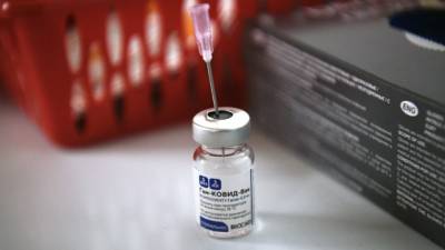 В Минздраве допустили ревакцинацию привитых «Спутником V» другой вакциной