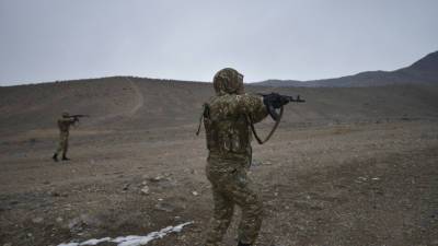 Азербайджанские военные взяли в плен армянского солдата