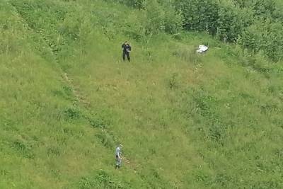 На Королевке в Смоленске работают криминалисты на месте обнаружения трупа