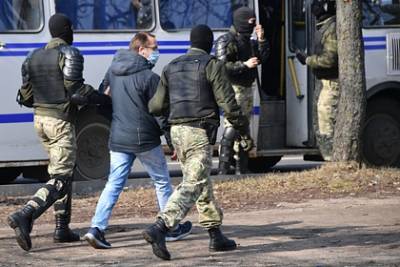 В Евросоюзе рассказали о сотнях политических заключенных в Белоруссии