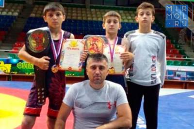 Алим Темирбулатов - Кайтагские спортсмены стали чемпионами первенства по вольной борьбе - mirmol.ru - Хасавюрт - район Кайтагский