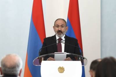 Пашинян отправил в отставку трех замглавы МИД Армении