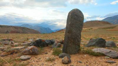 На юге Казахстана нашли надгробие І-ІІІ веков нашей эры