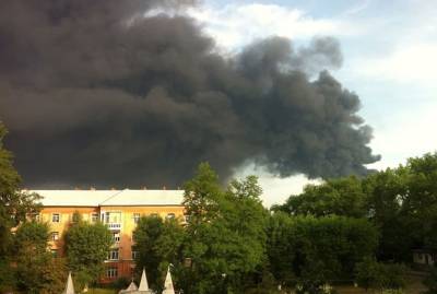 Эксперты: Техногенные аварии как крупнейший в украинской истории пожар на нефтебазе "БРСМ" могут повториться