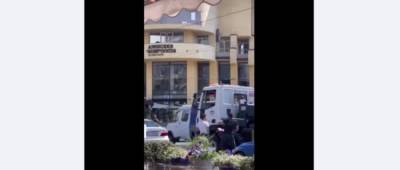 В Киеве водитель «Лексуса» ударил ножом водителя эвакуатора: видео