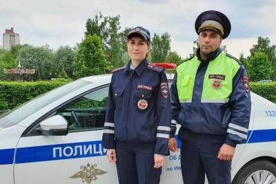 В Иванове сотрудники ГИБДД пришли на помощь раненому мужчине и задержали напавшую на него женщину