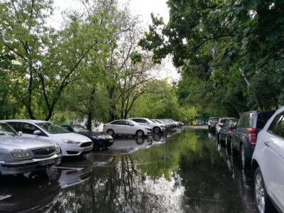 Улицы на северо-востоке Москвы затопило после сильного дождя