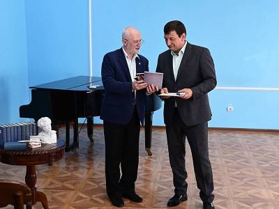 Игоря Ляхова наградили медалью имени писателя и поэта Ивана Бунина